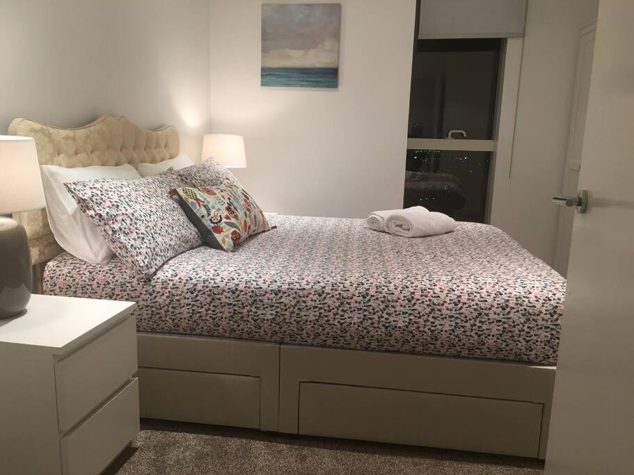 Grand Serviced Apartment***** Croydon kerület Kültér fotó