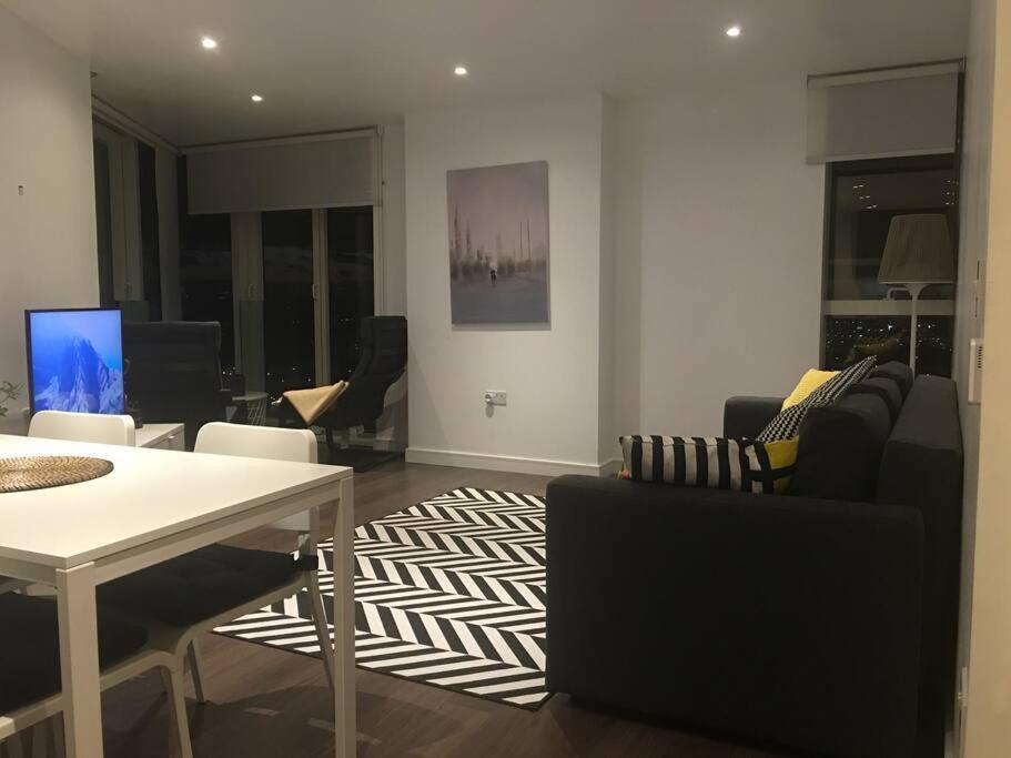 Grand Serviced Apartment***** Croydon kerület Kültér fotó